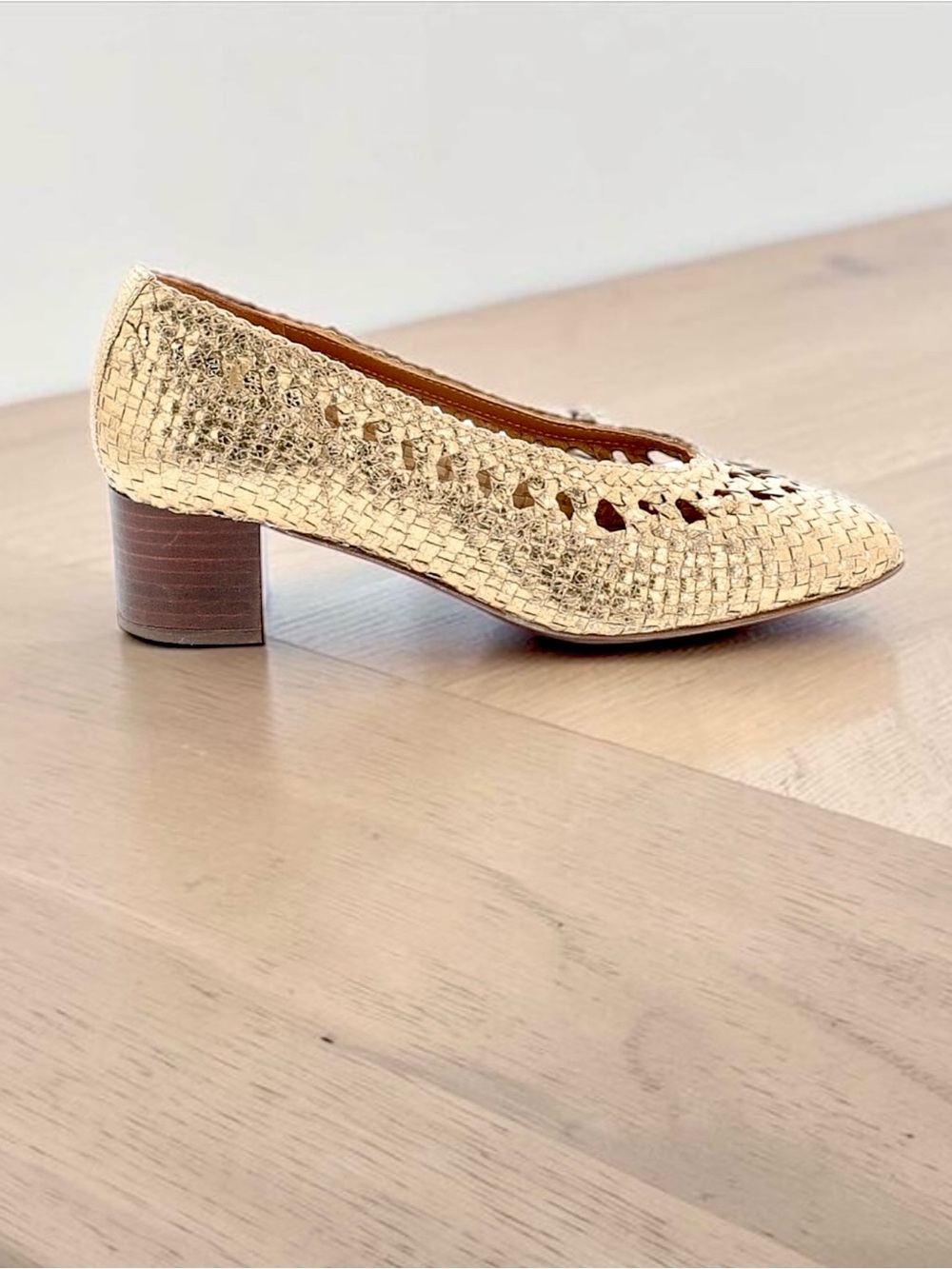 Sézane Anya High Heels in Gold Metallic Woven FR 37 / US 6 - Picture 6 of 9